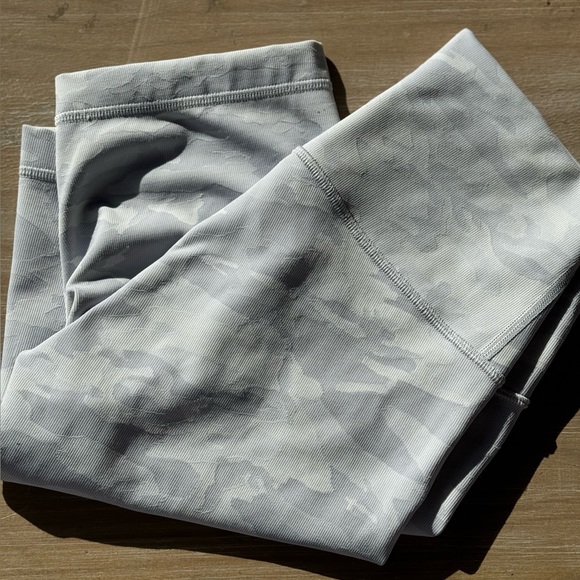 Lululemon Wonder Under HR SHORT 10" JAC, size 4 - Picture 5 of 6